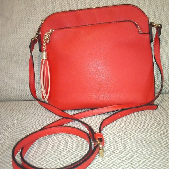 Red Purse - Picture 1 of 3